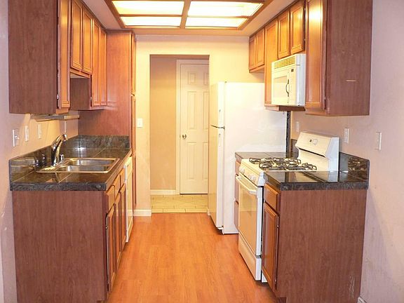 3rd image of 722 Kino Ct