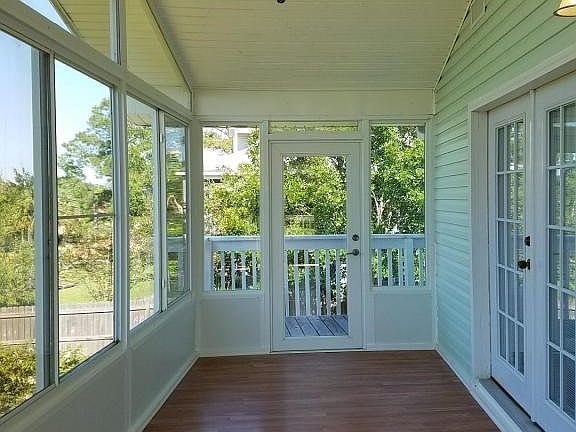 NINETEENTH SUN PORCH 2