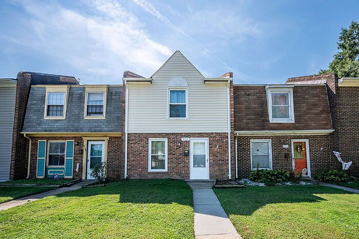 1st image of 4711 Brompton Sq