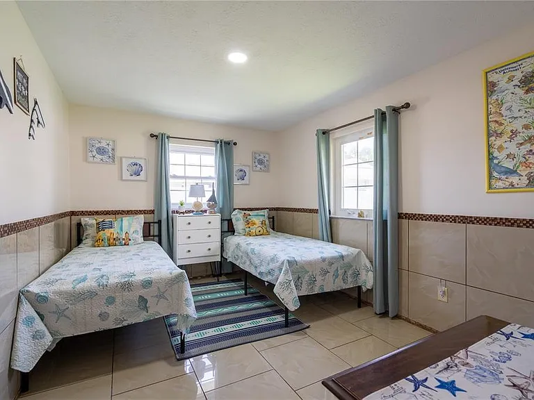 2140 Pinehurst St — Photo 18