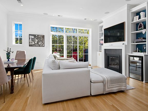 2nd image of 1900 N Sheffield Ave #3S