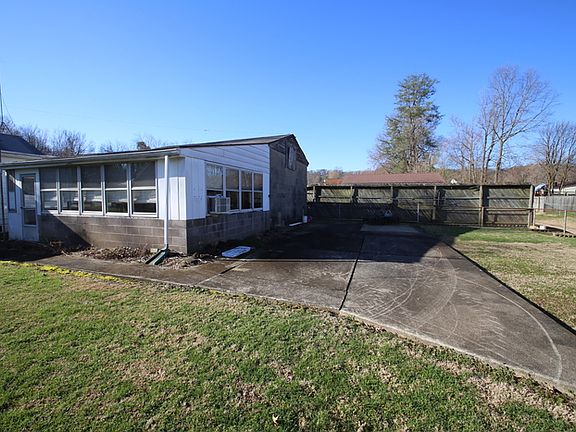 4th image of 10606 Allen Dr