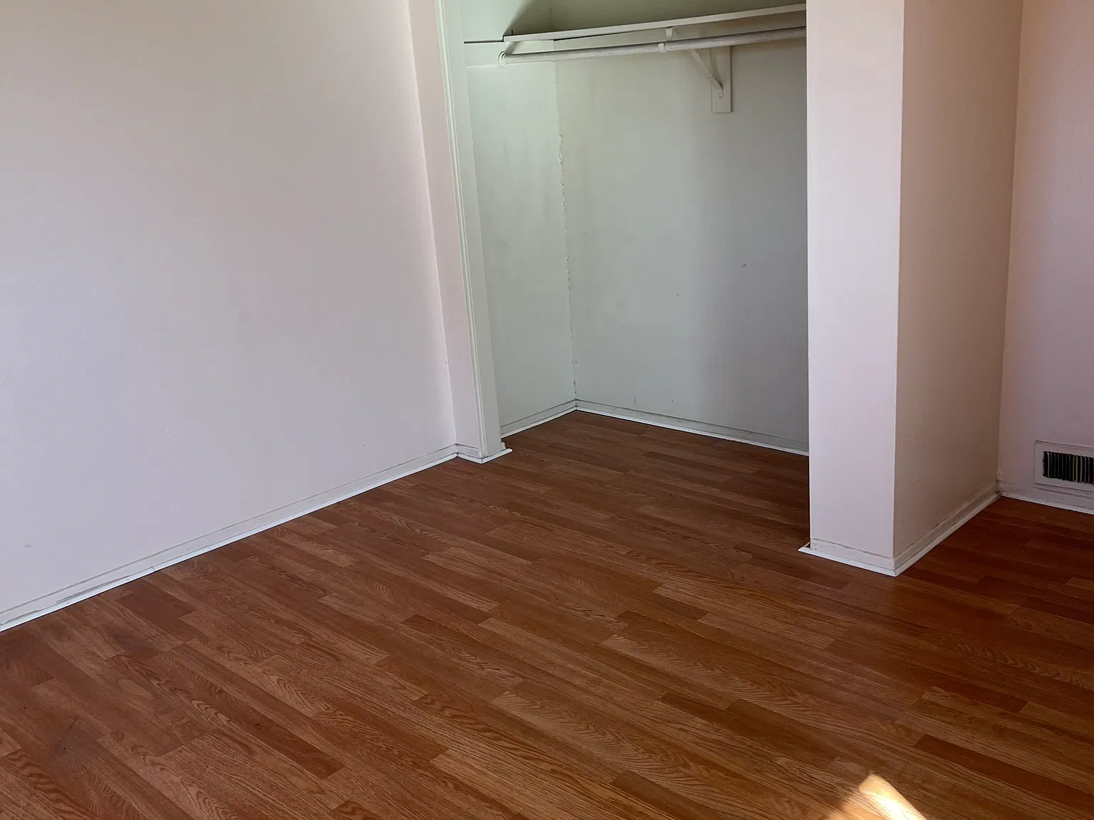 2 bed, 1.5 bath, 950 sqft, $2,500 — Photo 4