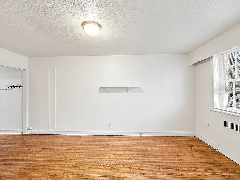 5742-5750 N Park Ave #5746B — Photo 4