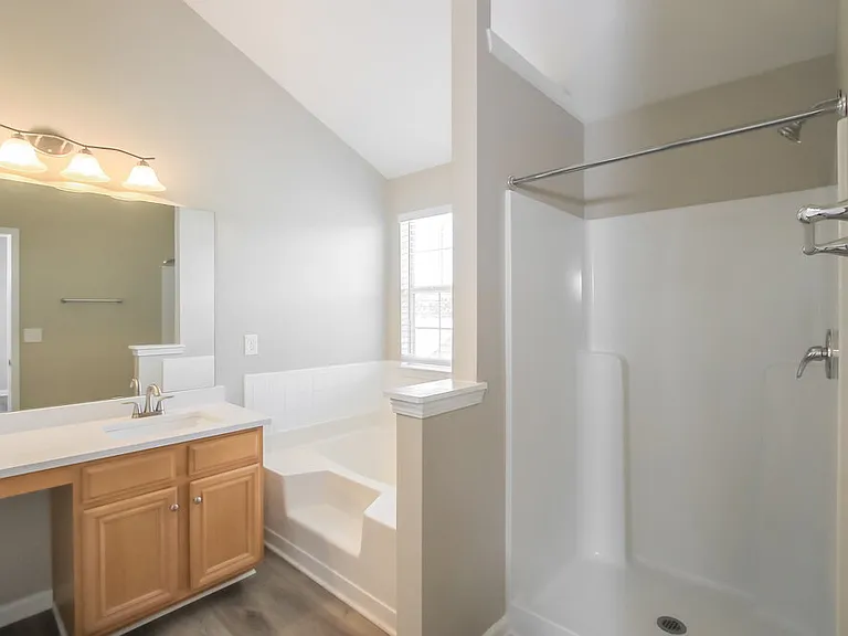 2436 Cornell Cir — Photo 11