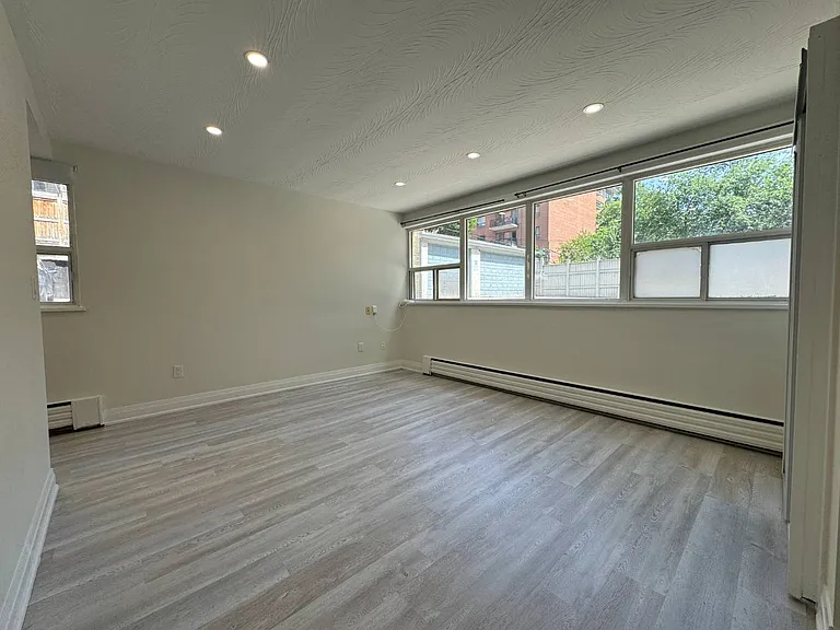 140 Springhurst Ave #U4 — Photo 5