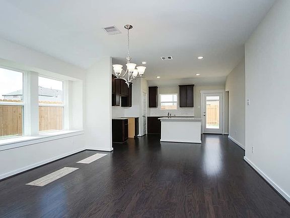 Horizon - Dining Room