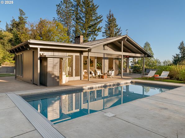 1550 SW Mitchell St, Portland, OR 97239