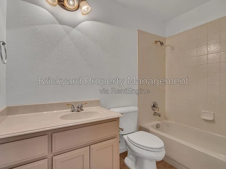 350 Pine Valley Dr — Photo 45