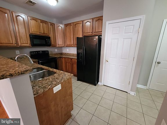 3rd image of 15507 John Diskin Cir