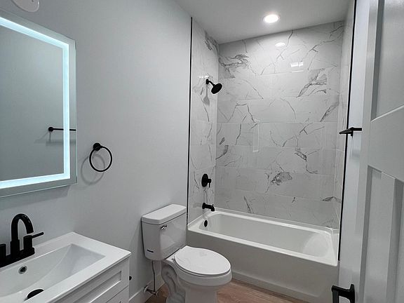 5th image of 2842 W 23rd St Unit 3
