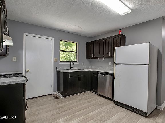 5th image of 3701 Stephens Rd NE