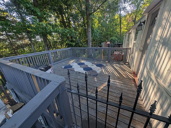 5th image of 102 Lang Cir
