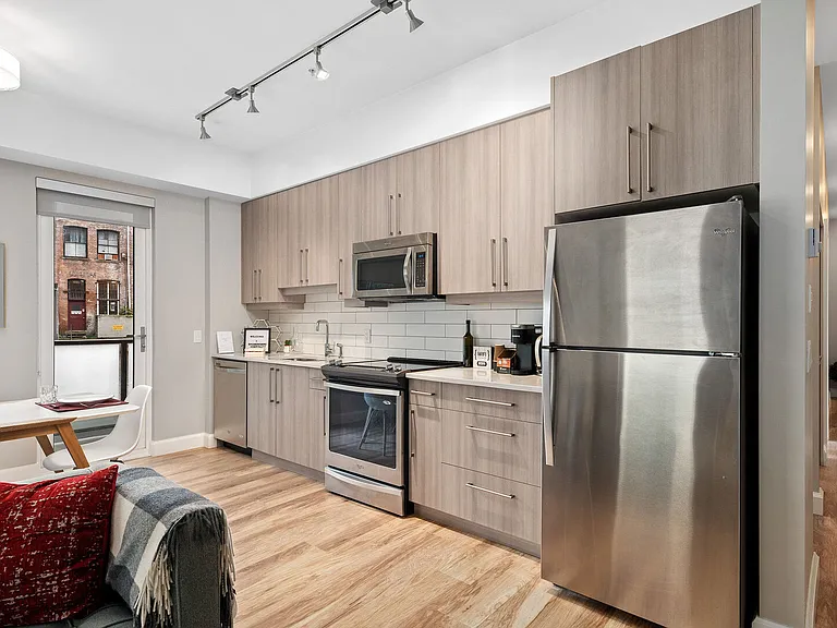 595 Pandora Ave #101 — Photo 5