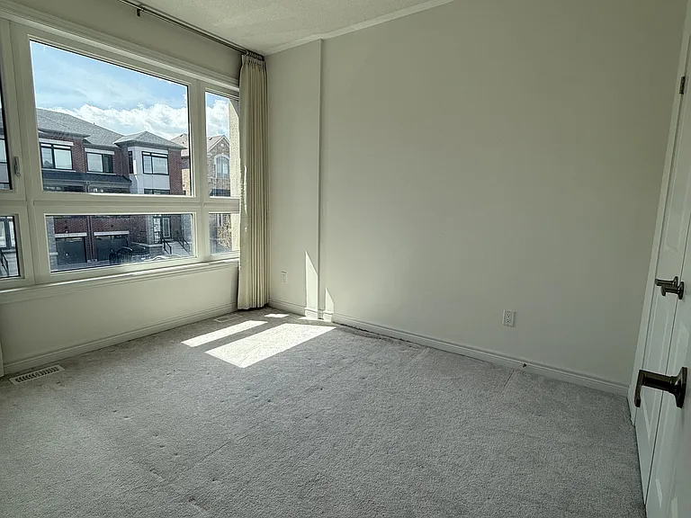 99 Hilts Dr — Photo 11