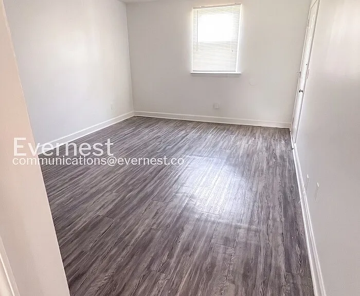 1114 N Graycroft Ave — Photo 7