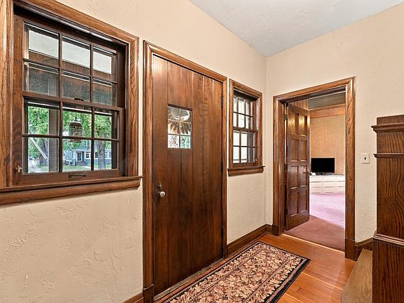 4th image of 1332 5th Ave S