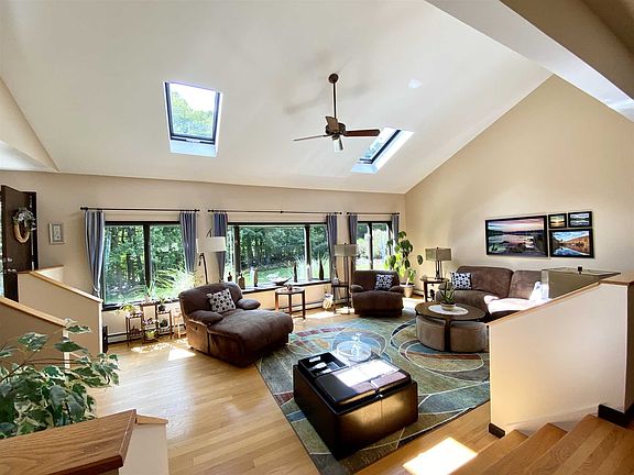 4th image of 72 Mexico Ln