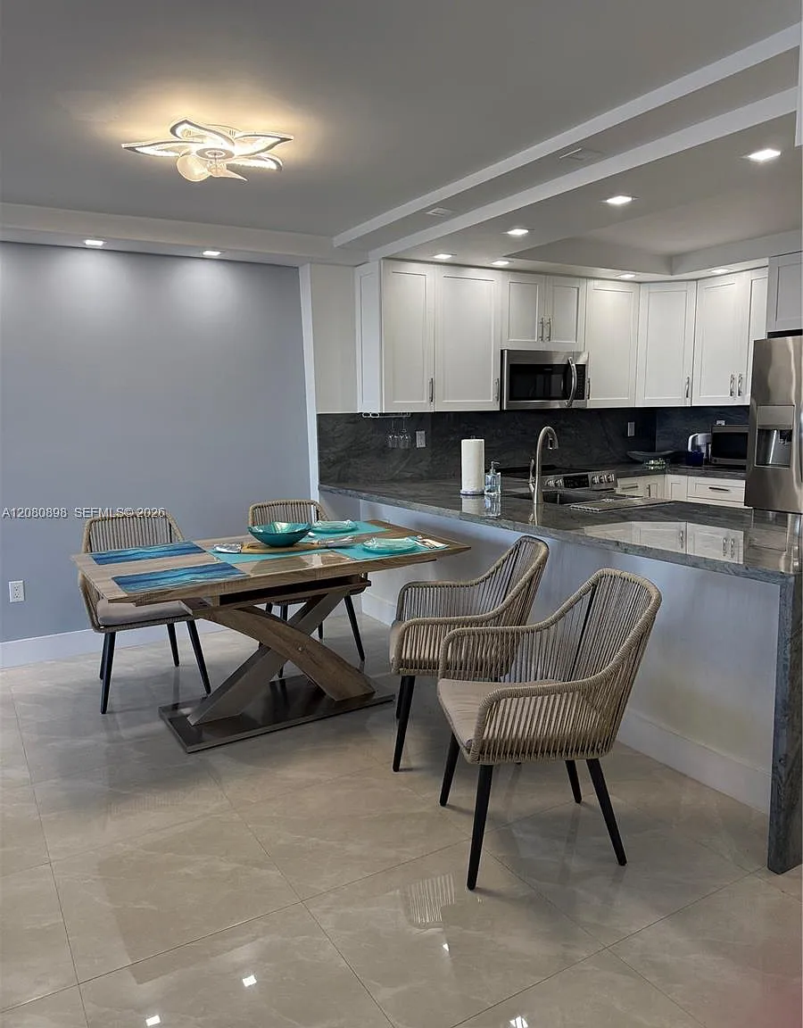 Arlen Beach Condo — Photo 4