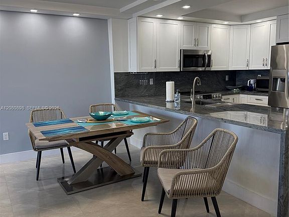 4th image of 5701 Collins Ave APT 908