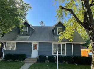 418 Douglas St, Oswego, IL 60543