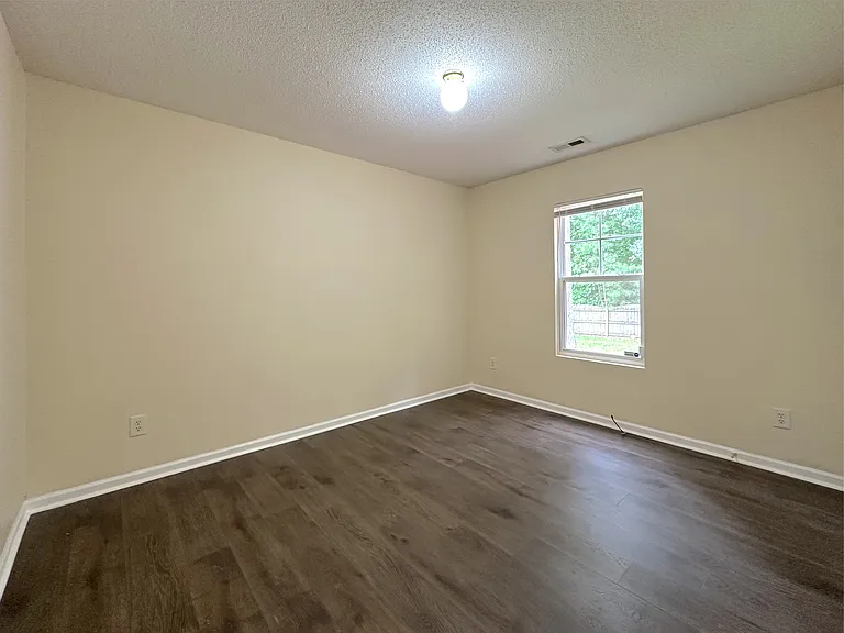 1210 Whitman Dr — Photo 12