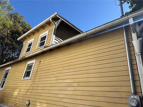 3rd image of 3307 Sheridan Rd