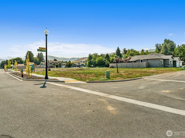 2140 Covey Ridge Lane, Wenatchee, WA 98801