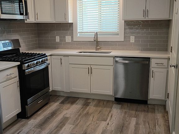 2nd image of 2699 Neil Ave #C