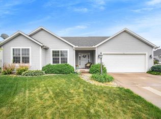 511 Eagle Pass Dr, Osceola, IN 46561