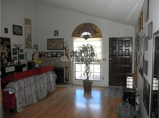 4th image of 3431 Wilmot St