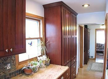 3rd image of 533 S Fairfield Ave