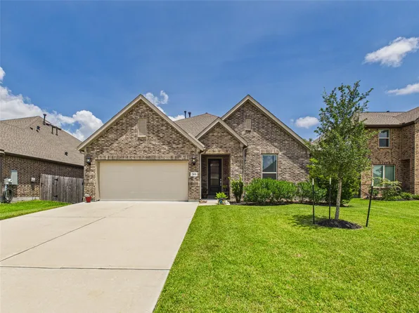 703 Western Holly Dr, League City, TX 77573