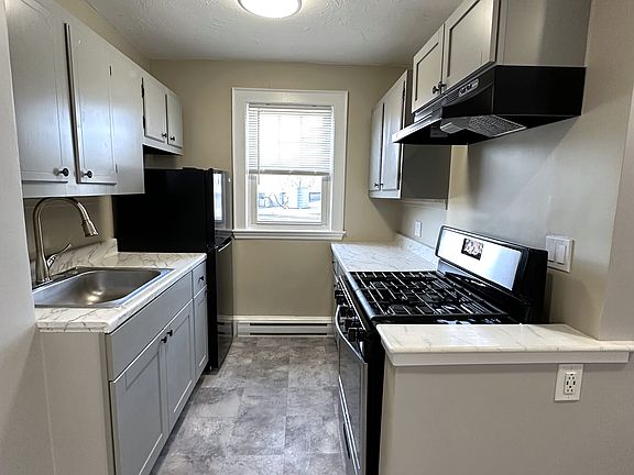 3rd image of 12 Bass St #10T