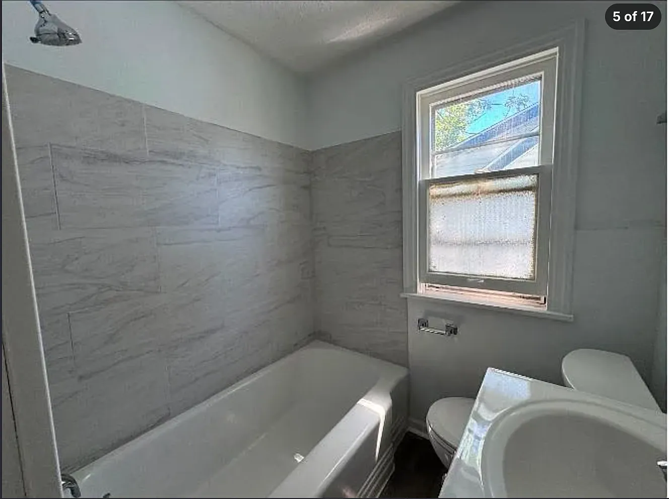 4 bed, 1100 sqft, $1,830 — Photo 3