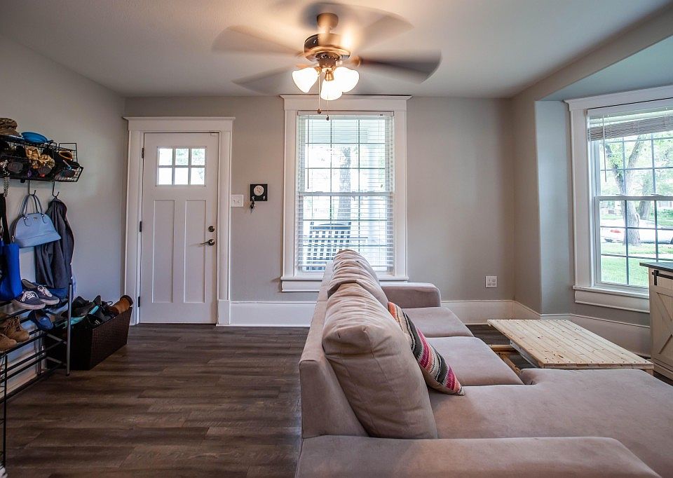 521 W 7th St, Junction City, KS 66441 Zillow