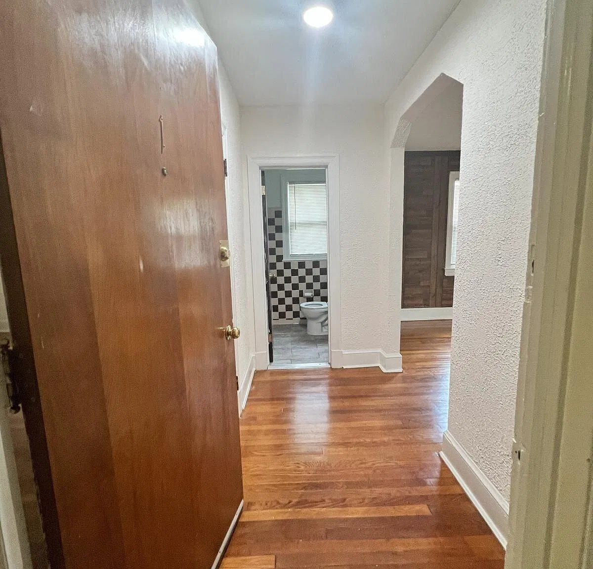 1 Bedroom Near Fort Totten Metro — Photo 2