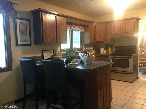 3rd image of 2400 Oak Tree Dr NW