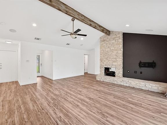 4th image of 2401 Stone River Dr