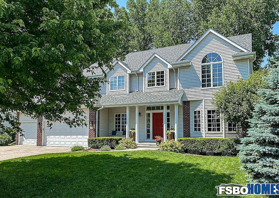 1st image of 940 SE Brentwood Cir