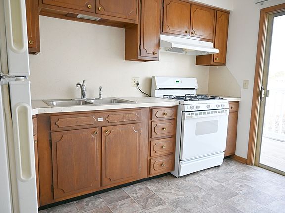 2nd image of 13322 Kingswood Dr #14
