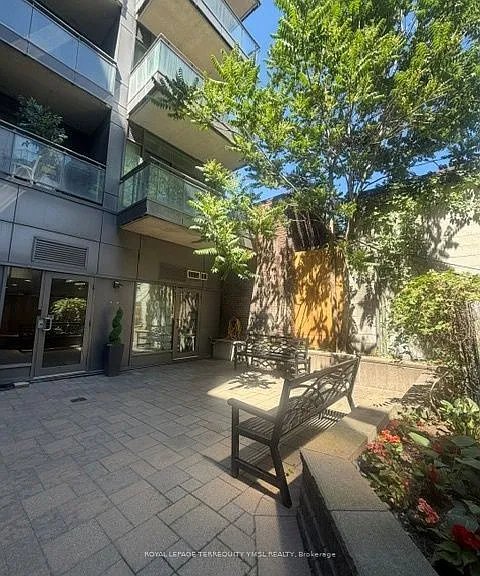 127 Queen St E #504 — Photo 24