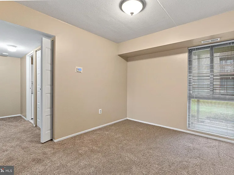 211 James Ct — Photo 12
