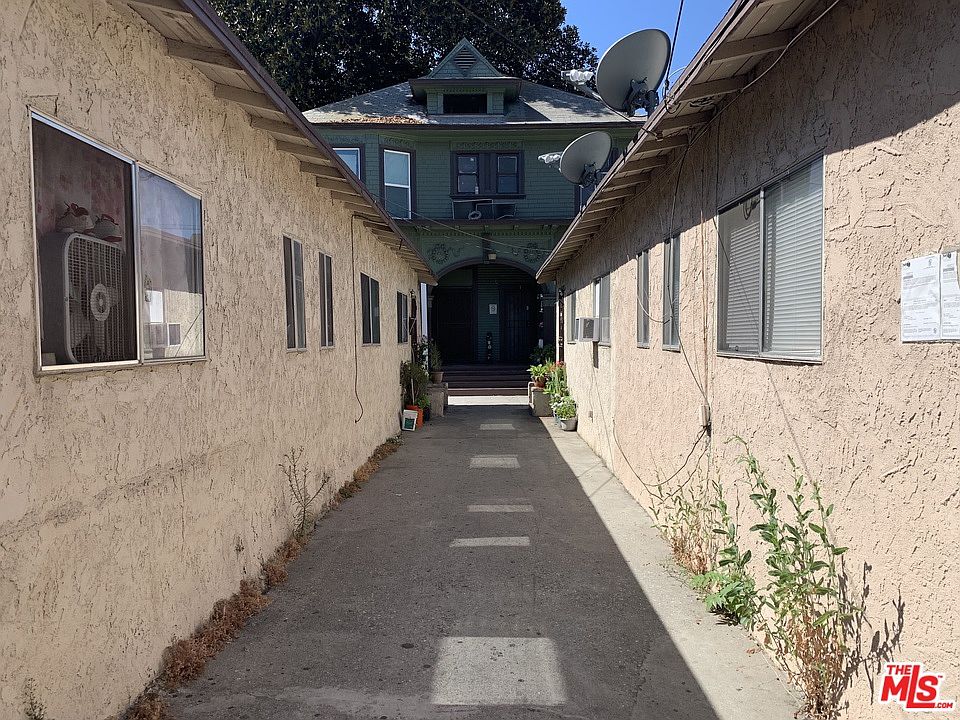 Building Photo 3