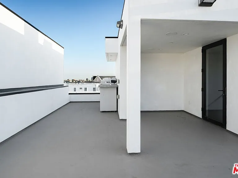 735 N Gramercy Pl — Photo 19
