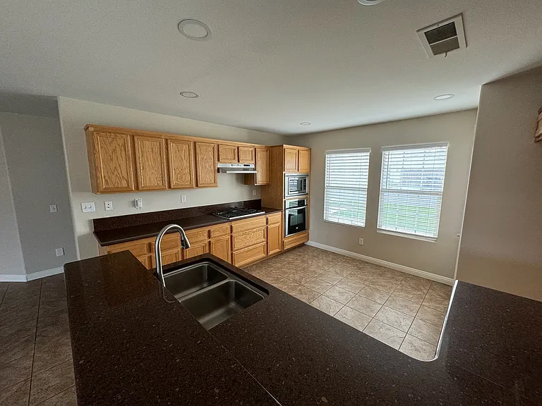Langley Ct — Photo 20