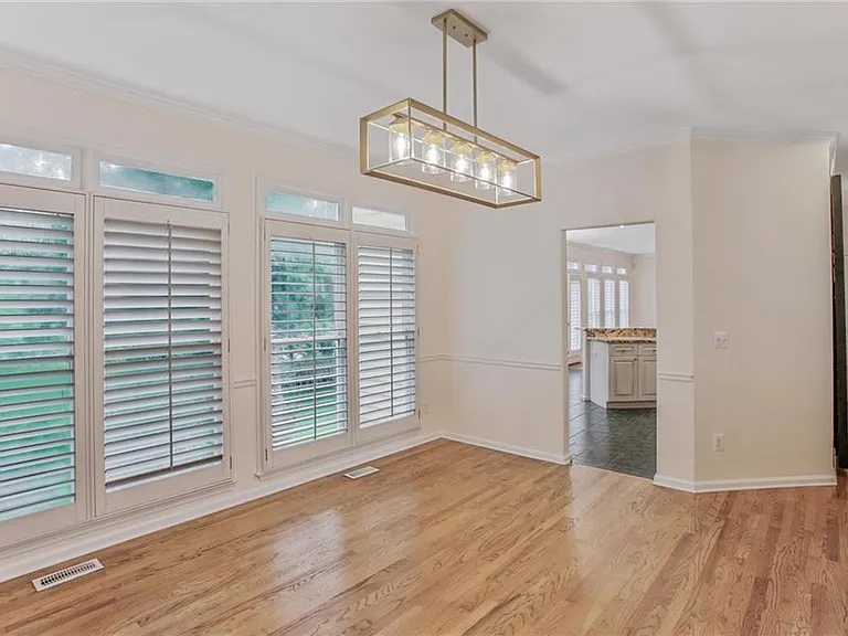 16 Ancient Oak Ct NE — Photo 8