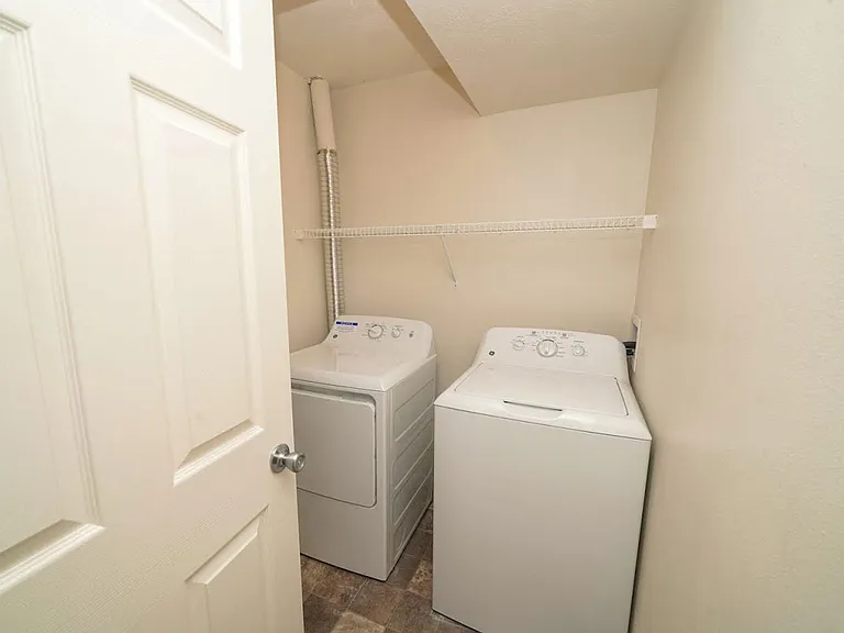 Arbor Lakes Apartments — Photo 18