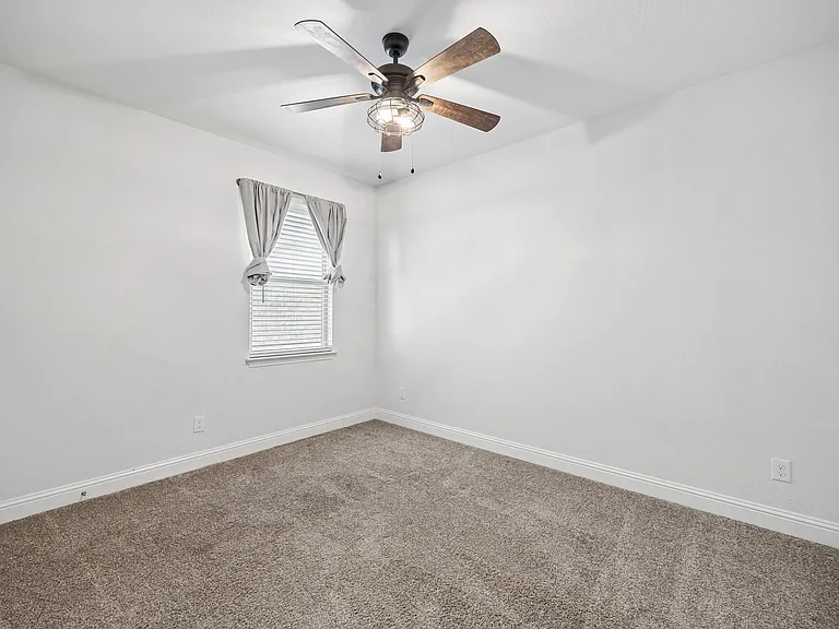 228 Glenwood Dr — Photo 23