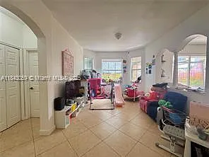 10828 NW 85th Ter — Photo 5